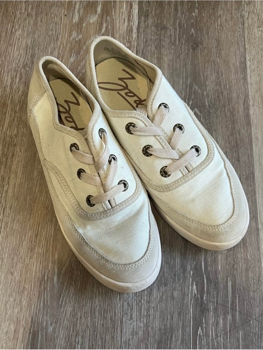 Zodiac Women's Sneaker Size 8.5